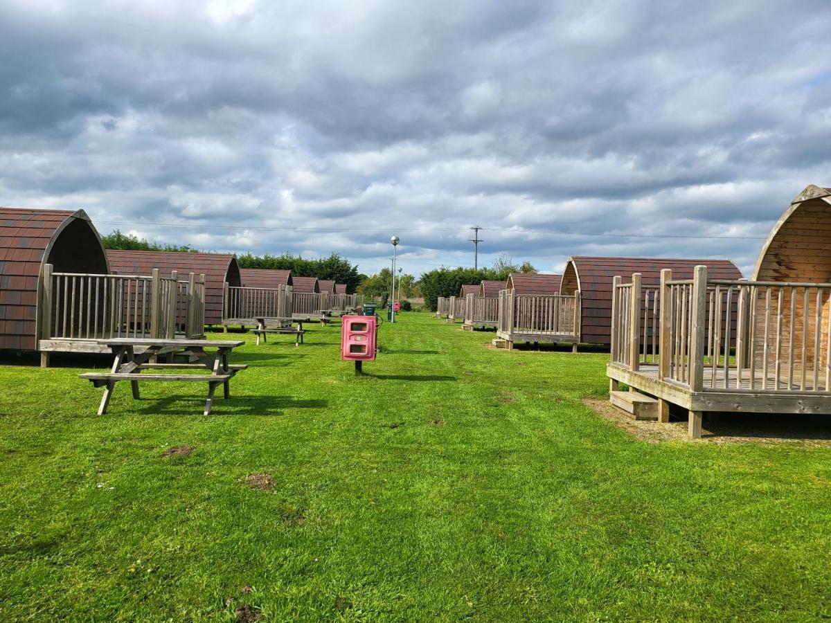 Rustic Pods Riverview Holiday Park ลินคอล์น ภายนอก รูปภาพ